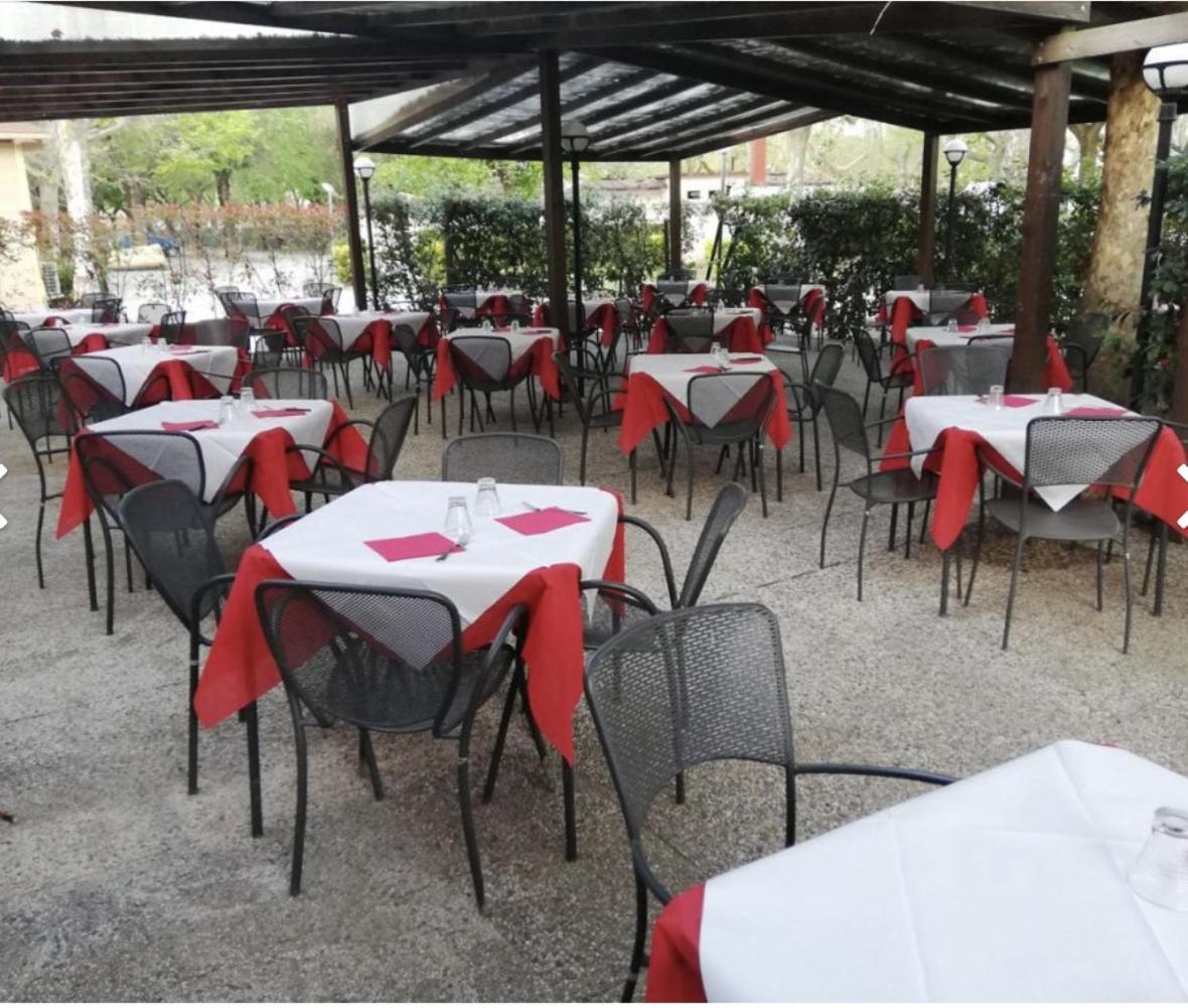 Chalet Camping River Italie Met 2 Slaapkamers Ameglia Exterior foto