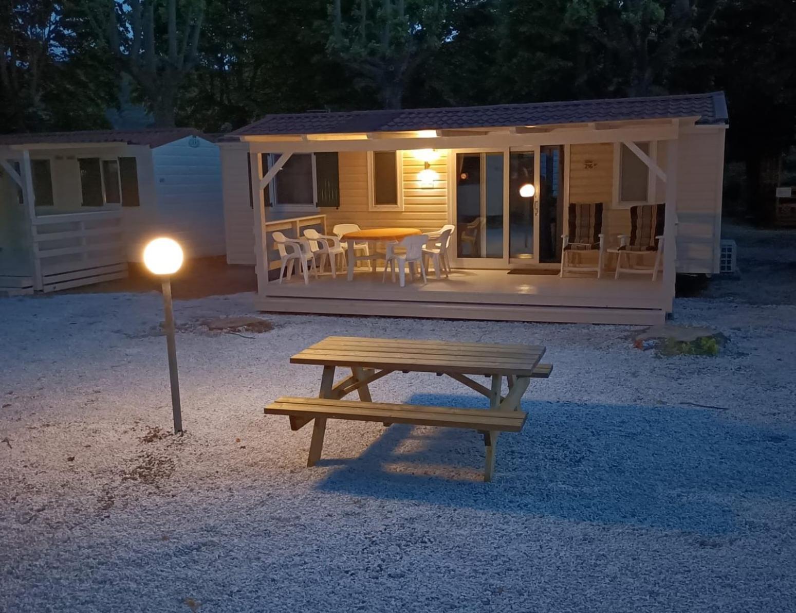 Chalet Camping River Italie Met 2 Slaapkamers Ameglia Exterior foto