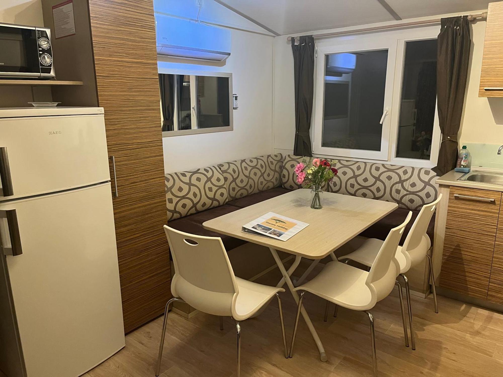 Chalet Camping River Italie Met 2 Slaapkamers Ameglia Exterior foto